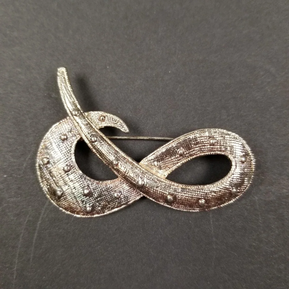 Silver Tone Abstract Ampersand Loop Textured Brooch Pin Vintage Style Retro Chic